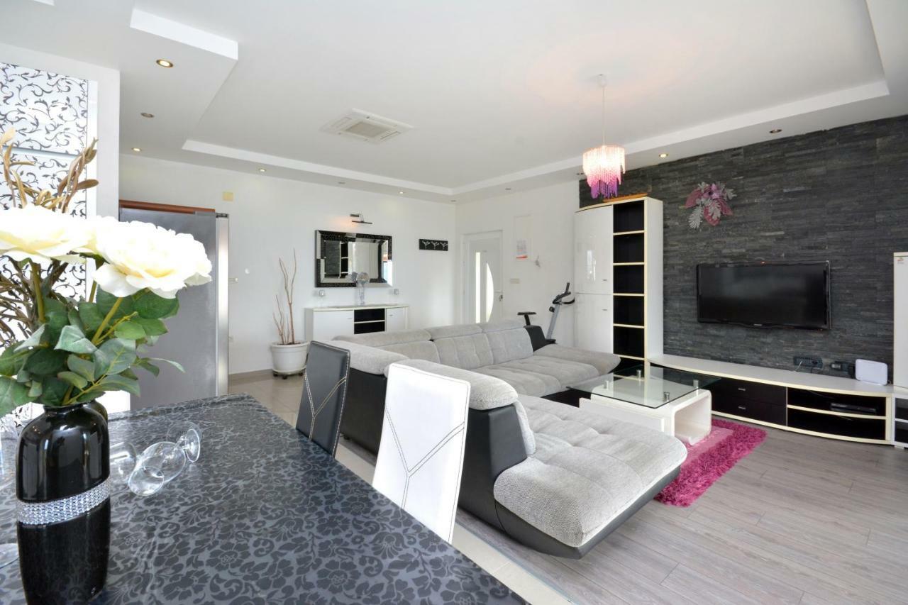 Beach Apartman Petra Podstrana Luaran gambar